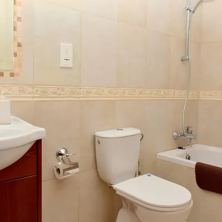 Monika Court 302 Appartamento