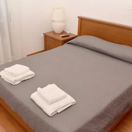 Appartement Monika Court 302 *