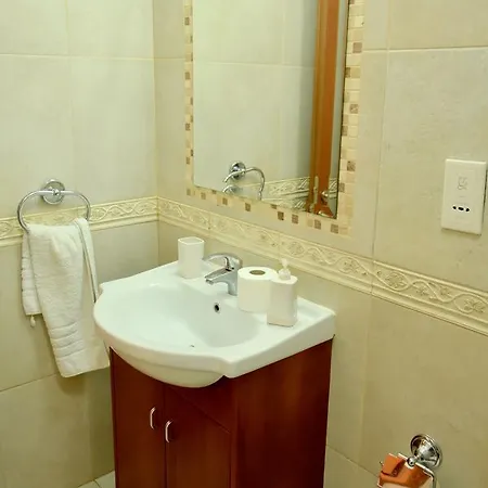 Appartement Monika Court 302